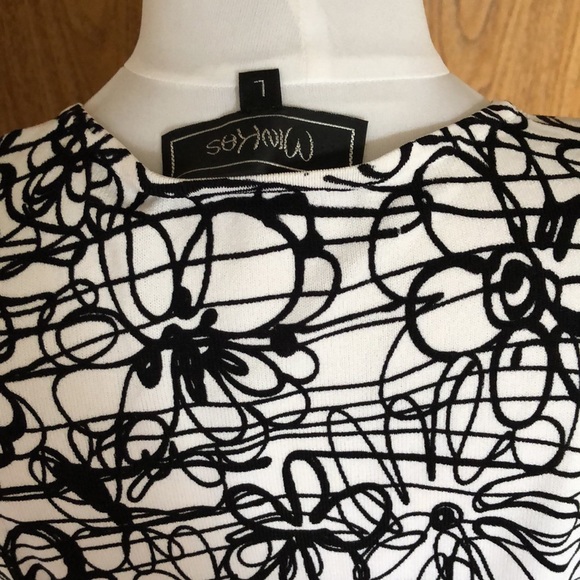 Brand new top - Picture 3 of 4